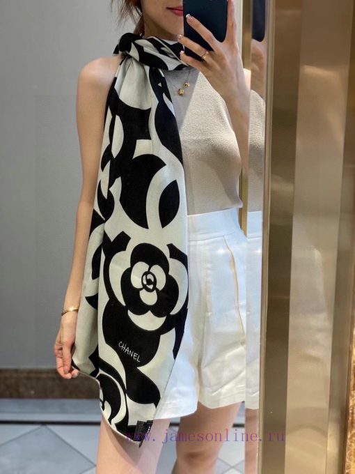 She is the perfect choice for high-end luxury items on the new platformChanel～～ Double sidedali6zohk