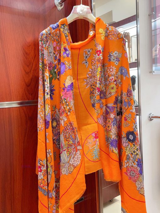 The 2023 new HERMES long scarf star model is 100% cashmere with 300 beautiful floral maps. Tphmyslvj - Image 13