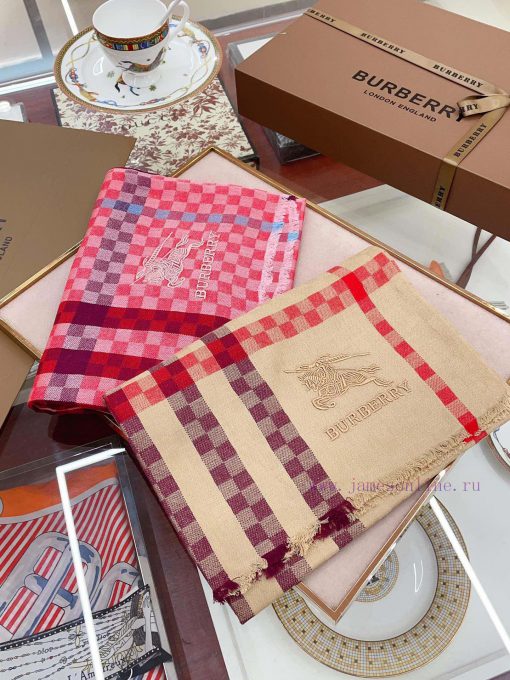 Burberry's top of the line high-end products, paired with the plaid in the scarf, exude a luz8degi68 - Image 3