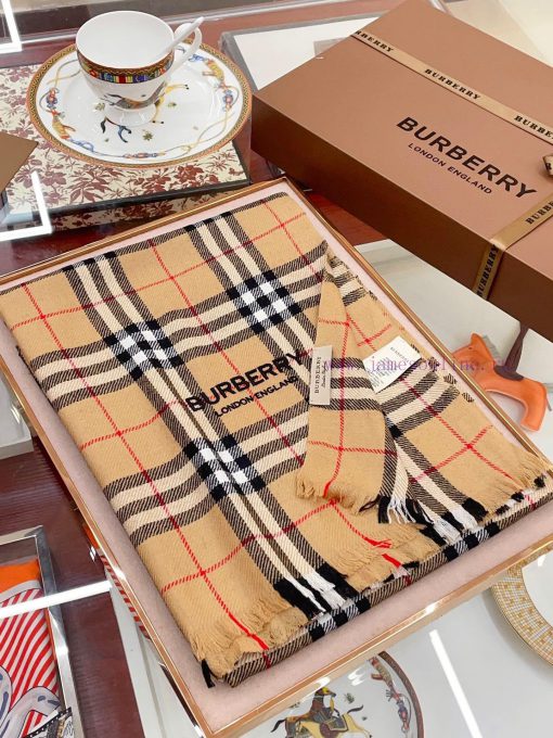 The Rainbow series is definitely one of the representative facial designs of the BURBERRY famut2qlc4 - Image 12