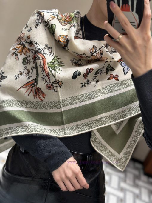 2024 Early Spring High End Edition110 * 110 Velvet Square TowelDIOR printed handkerchiefColowaafqlw2 - Image 6