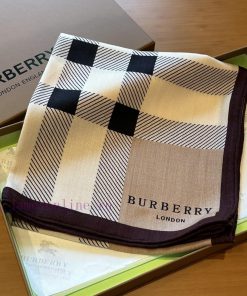 2024 Early Spring CollectionSpecification 110110 square scarfMaterial: 30% mulberry silk, 70coh2nwrq
