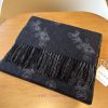 The Coach classic C logo shawl is also so beautiful, not only in terms of appearance but alsl63fzo7l