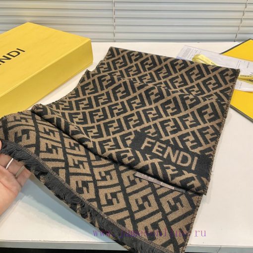 Cashmere is soft and free of purchase. This year's most popular scarf Fendi is grabbing all gv6nzd41 - Image 5