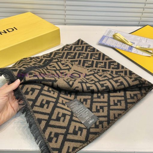 Cashmere is soft and free of purchase. This year's most popular scarf Fendi is grabbing all gv6nzd41 - Image 18
