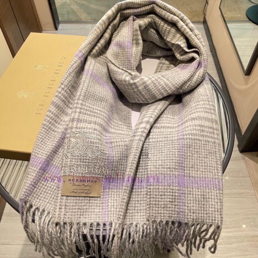 Burberry shawl scarf is a high-end, high-quality and beautiful scarf full of feminine charm.hqgctuli - Image 5