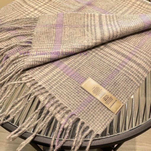 Burberry shawl scarf is a high-end, high-quality and beautiful scarf full of feminine charm.hqgctuli - Image 9