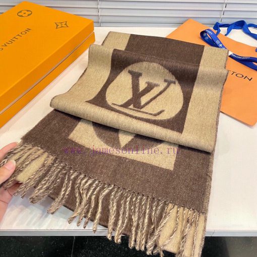 A commemorative scarf from LV, practical and trendy, with a full artistic sense in its transflvns9g4 - Image 6