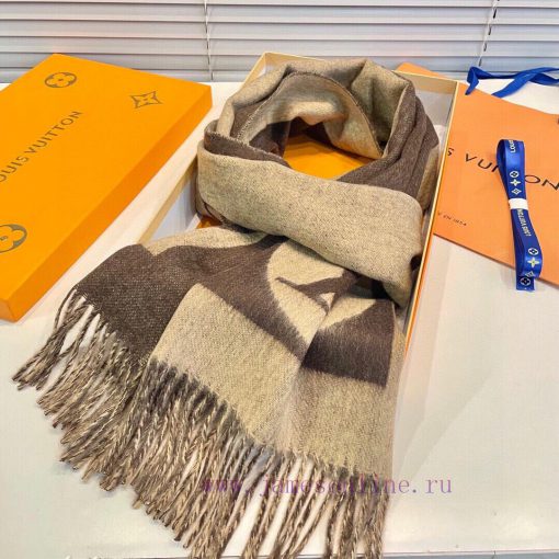 A commemorative scarf from LV, practical and trendy, with a full artistic sense in its transflvns9g4 - Image 17