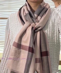 The latest export of Burberry's true universe strong goods is Dubai's official classic, whick3ucri5t