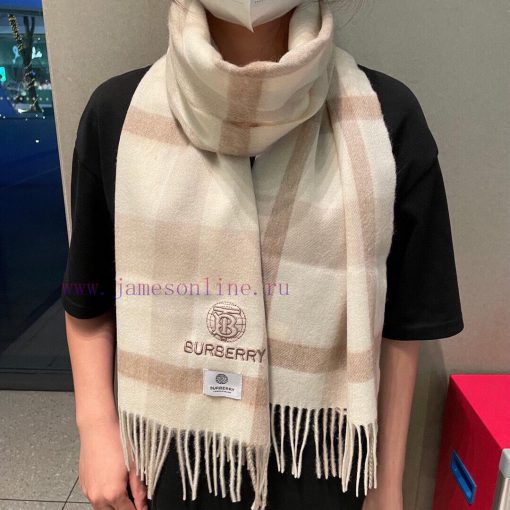 VIP recommends Burberry 2023 Water Ripple Tb Scarf, a top-notch cashmere scarf that is a hit7qlnugh8 - Image 2
