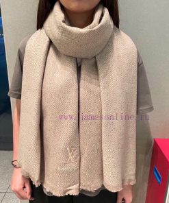 LV's current flagship models for men and womenThe most fashionable logo trend nowadays has akht53ox8