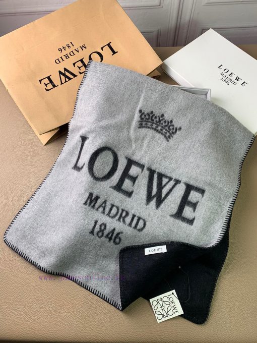Loewe double-sided large character wool shawl long scarf is so fashionable and beautiful thazegertlj - Image 3