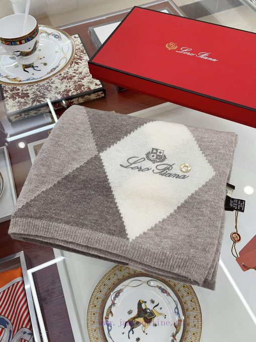The 2023 new Lorapiana diamond patterned jacquard cashmere scarf features an epic level of cfchtlf4k - Image 13