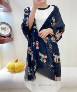 Low key luxury sense ️ Exquisite soft and elegant elite level fashionable scarf ️ This Burbedfp2javr