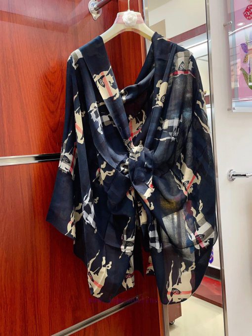 Low key luxury sense ️ Exquisite soft and elegant elite level fashionable scarf ️ This Burbedfp2javr - Image 4