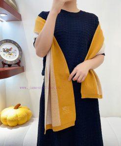 LOEWE 2023 new knitted scarf exudes a low-key sense of luxury. It is a top-notch, delicate, svkgk8me