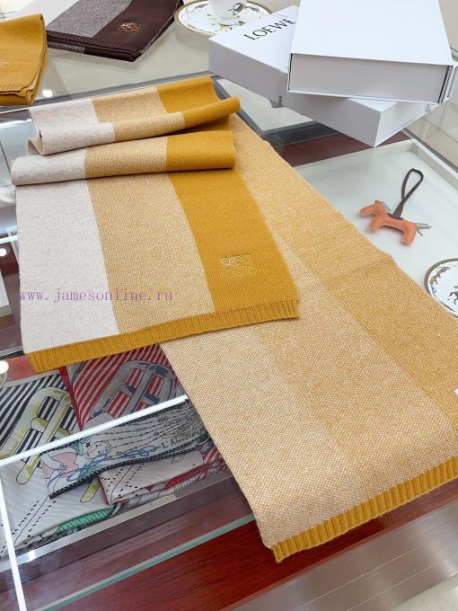 LOEWE 2023 new knitted scarf exudes a low-key sense of luxury. It is a top-notch, delicate, svkgk8me - Image 6