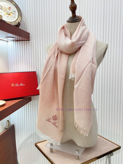 The low-key and luxurious Loro Piana new model can become elegant and tasteful in any occasih08jzay1 - Image 17