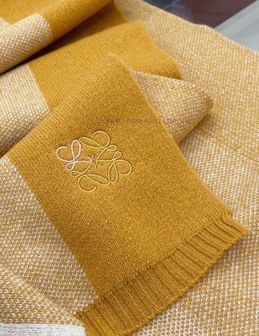 LOEWE 2023 new knitted scarf exudes a low-key sense of luxury. It is a top-notch, delicate, svkgk8me - Image 17