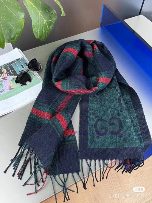Gucci's new wool scarf is simply designed for winter100% wool, size 190x33cmBoth sides have pef7l14n