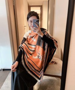 Hermes 140 Velvet Square Towel, both sides in the same color are said to look good when bouguj4yo0c9
