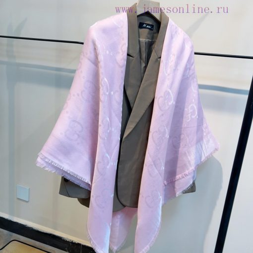 The classic GG gold and silver thread square scarf really doesn't need too much explanation.18i63oif - Image 10