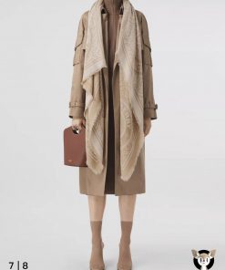 Burberry's lightweight Italian refined scarf is crafted from carefully selected cashmere fabxodgnlf8