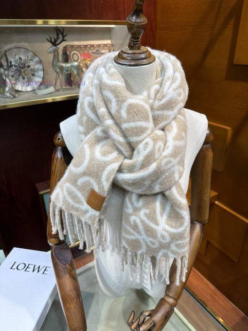 Loewe's new wool alpaca wool scarf, Stockholm's warm color, falls in love at first sight, wiefwrbi9m - Image 3
