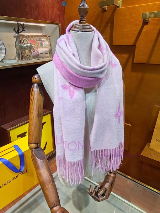 . Pink white, stunning and timeless LV REYKJAVIK cashmere scarf Hot selling item in mainlandnwrbdkip - Image 12