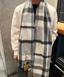 Burberry's new heavyweight water ripple cashmere scarf is truly a high-end level for men thi0ip6wzan