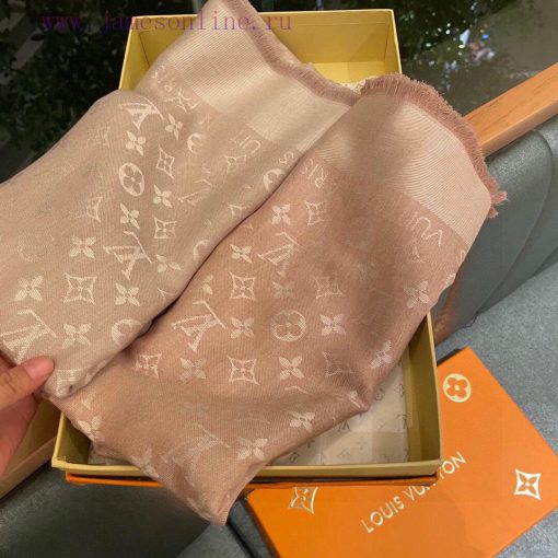 The classic Louis Vuitton design is a must-have for families. It uses dark jacquard technolofmlolaxf - Image 18