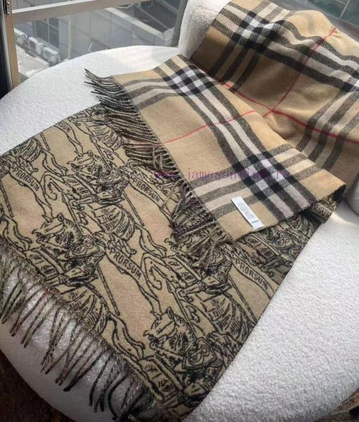 The Burberry equestrian knight double-sided shawl, with various beautiful designs, is hailedcnfg2jht - Image 18