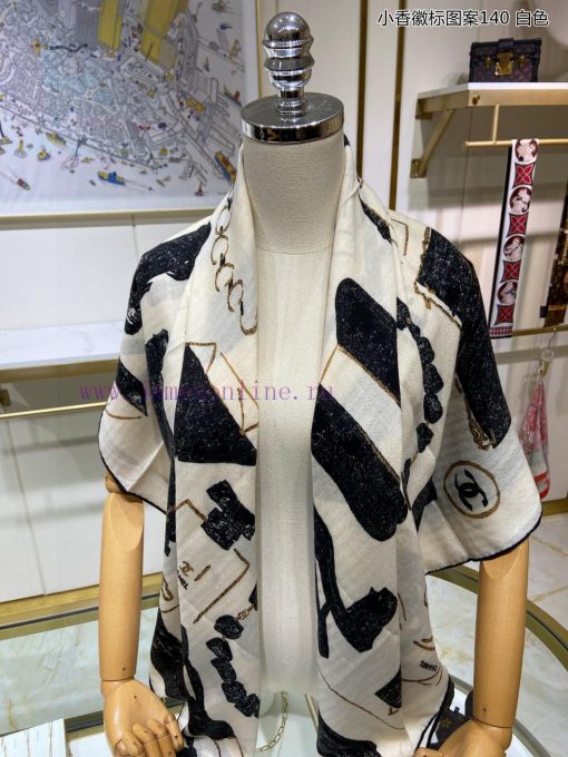 The new Chanel logo pattern 140 cashmere square scarf is highly recommended for VIP customeriq3vvged - Image 17