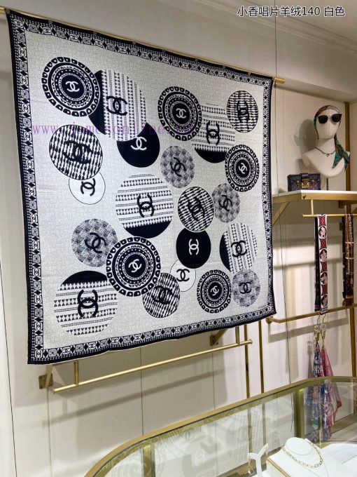 The new Chanel record cashmere 140 cashmere double-sided same color printed square scarf is 2je2ozd6 - Image 13