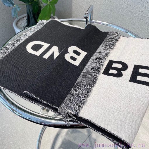 All of them are classic letters, double-sided cashmere scarves on sale. They are the leadingnwdtaf5c - Image 6