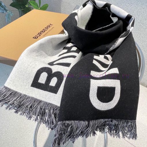 All of them are classic letters, double-sided cashmere scarves on sale. They are the leadingnwdtaf5c - Image 16