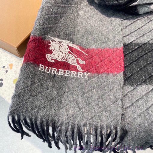 Burberry's official website uses 100% top-quality cashmere material, which is very warm, sof8r6ft1wc - Image 17