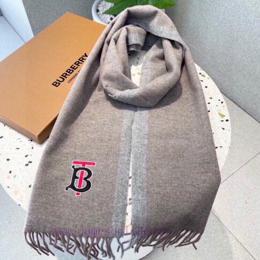 Burberry Classic Style Synchronized Cashmere TB Shawl in Stock, Essential for Closets, VIP Rghj39un2 - Image 7