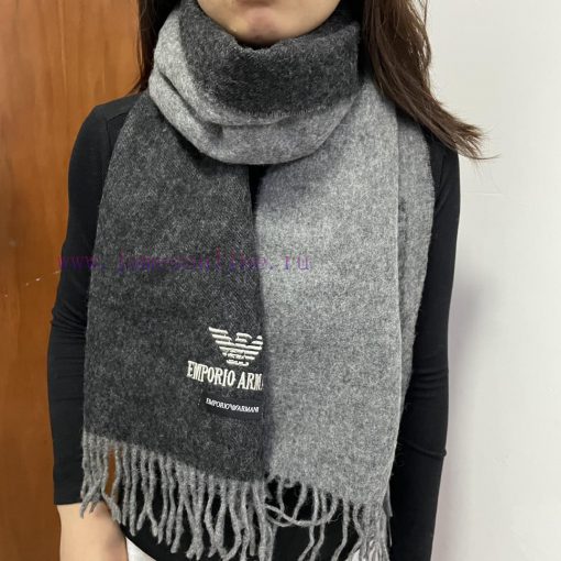 Armani Armani's latest scarf for 2023 is elegant and simple, making it the perfect choice fohbamfjbm - Image 2