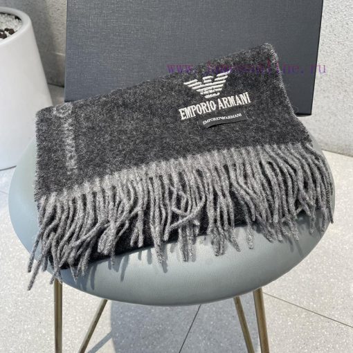 Armani Armani's latest scarf for 2023 is elegant and simple, making it the perfect choice fohbamfjbm - Image 3