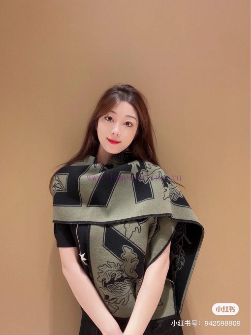 Burberry's new winter cashmere scarf, an export order to Japan, has a very simple design, budjnwo8ni - Image 2