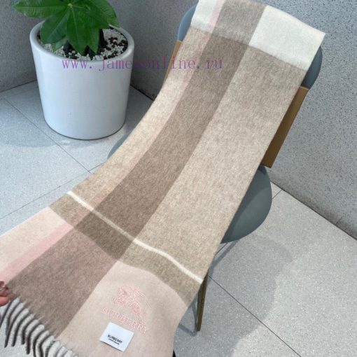 In the autumn and winter of 2023, the classic plaid jacquard double-sided shawl scarf of B Hypsvpswn - Image 6
