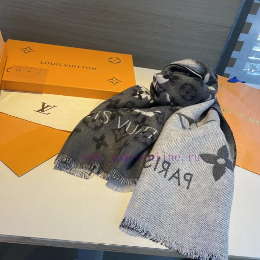 The LV Juejuezi 'REYKJAVIK GRADIENT Scarf' is truly beautiful in color. It is extremely diff66pew9cp - Image 7