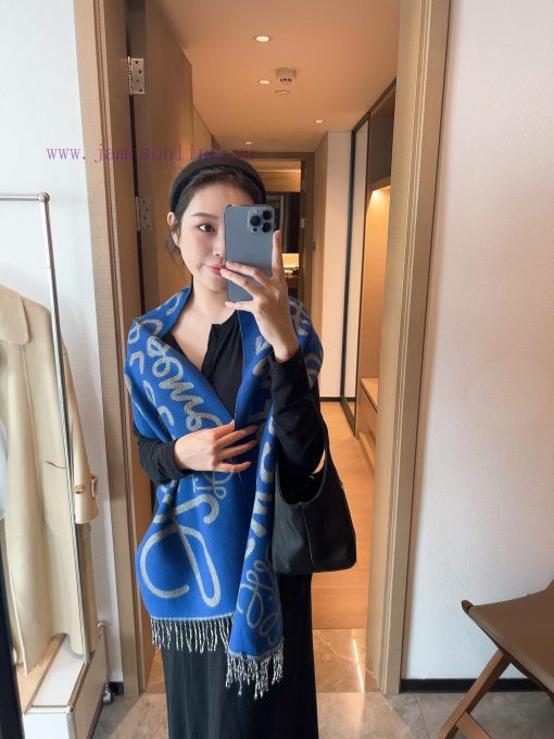 Loewe's new gradient wool mohair scarf - Stockholm's warm colors, loved at first sight, supehl9t72du - Image 9