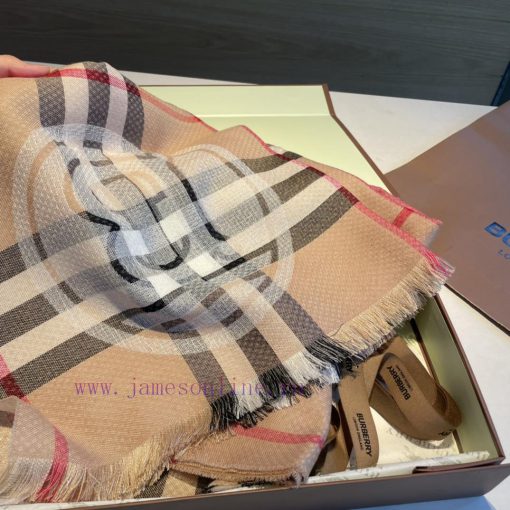The bling bling Burberry B star shaped long scarf, this is the real product, recommended by o4ku95jr - Image 9