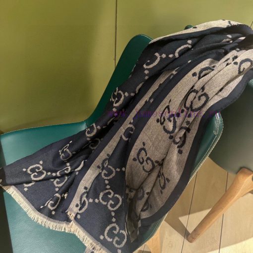 The Gucci pattern is presented in a letter interweaving pattern on this beige and blue wool p4ycm4sq - Image 18