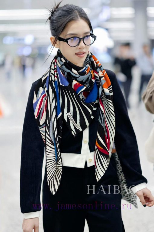 The new D Home D Color Abstract Pattern 140 Cashmere Square Scarf is highly recommended by Vgo3bn214