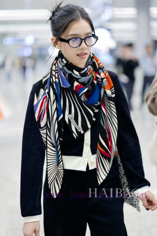 The new D Home D Color Abstract Pattern 140 Cashmere Square Scarf is highly recommended by Vgo3bn214 - Image 2