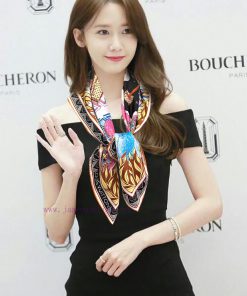 L's high-quality classic style silk square scarf is a must-have for those who buy it. It is 2x9b69io